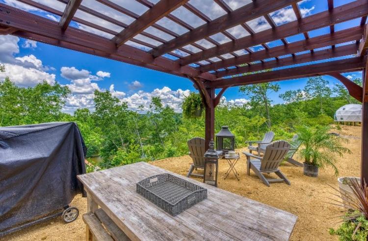 The Aries-A Stargazing, Luxury Glamping Tent Rogersville Exteriör bild