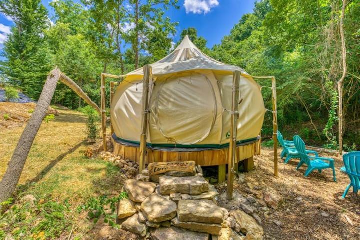 The Aries-A Stargazing, Luxury Glamping Tent Rogersville Exteriör bild