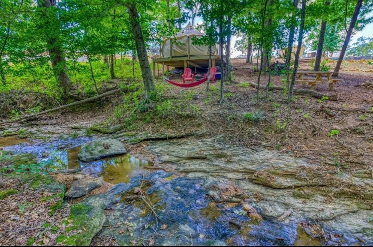 The Aries-A Stargazing, Luxury Glamping Tent Rogersville Exteriör bild