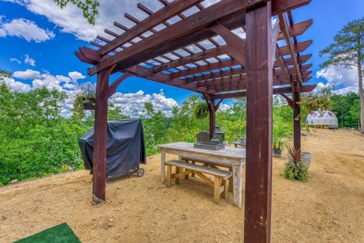 The Aries-A Stargazing, Luxury Glamping Tent Rogersville Exteriör bild