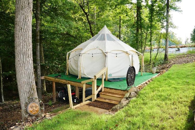 The Aries-A Stargazing, Luxury Glamping Tent Rogersville Exteriör bild